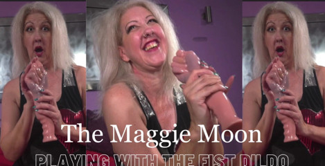 Maggie Moon: Незабаром. Ручний ділдо. Насолодитися