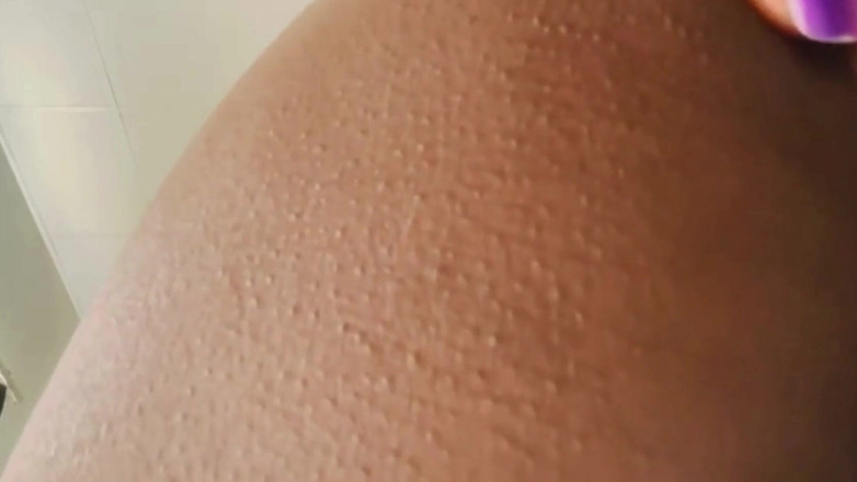 Maeling: Tiny Anal Devore - negresă uriașă cu cur sufocantă
