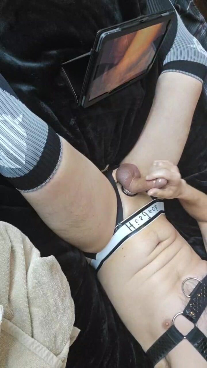 Str8guy4fun: Str8 chàng trai đi tiểu chiến đấu
