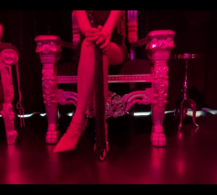 Lady Juna: Femdom Red Room