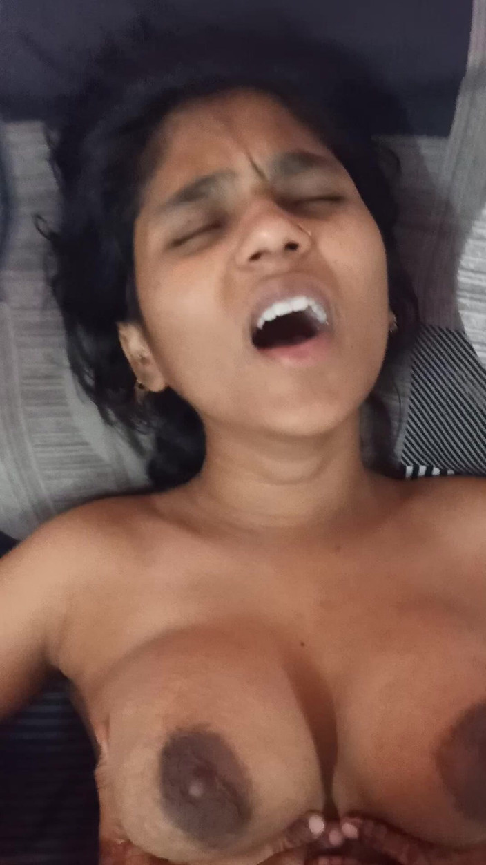 Couplemastiii: Follando a mi esposa en la cama