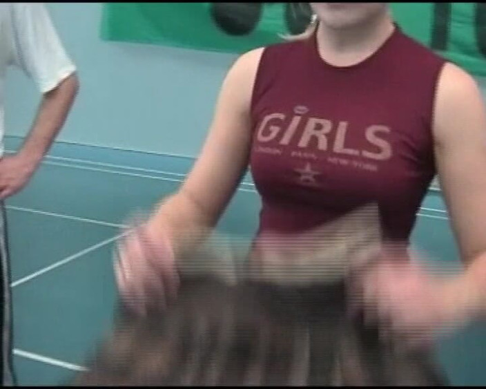 Enjoy German porn: 호숫가에서 섹스한 후 지즈로 살포하는 독일 금발 인형