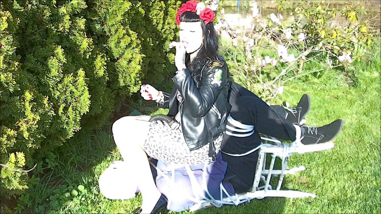 Domina Lady Vampira - SM Studio Femdom Empire: La fille de Rockabilly - mon plaisir est ton humiliation