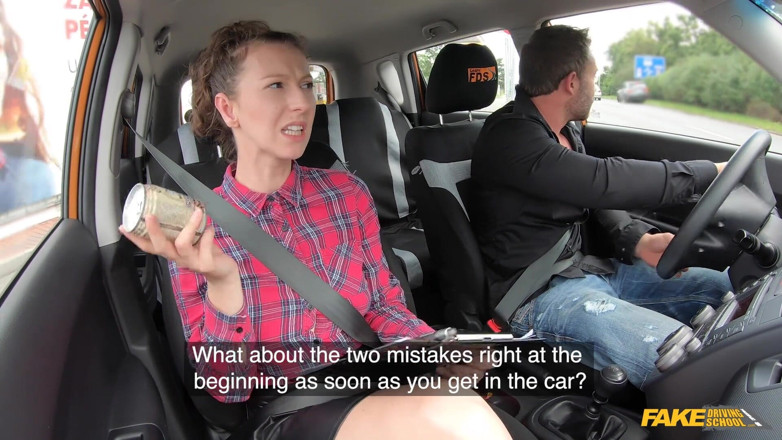 Fake Driving School: Compre-me um café e me fode