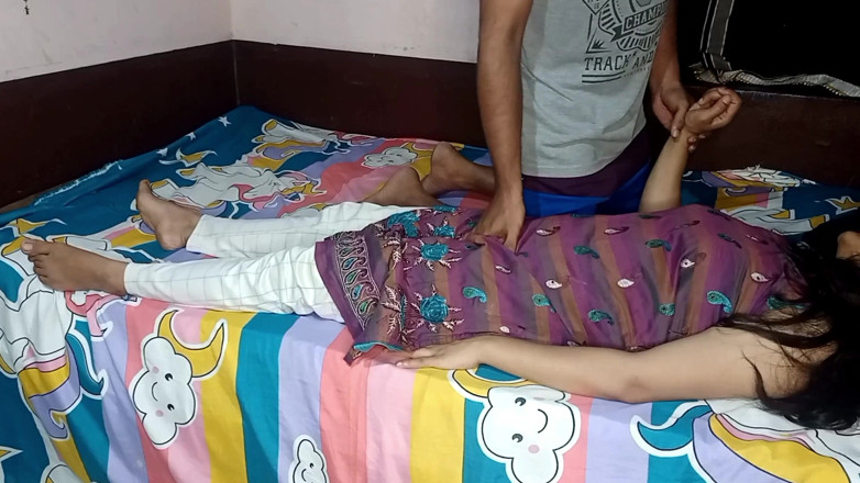 Queenrima: Adik tiri dientot habis-habisan sama abang tirinya waktu orang tuanya...