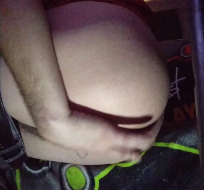 Danni: Masturbasi anal untukmu bagian 2