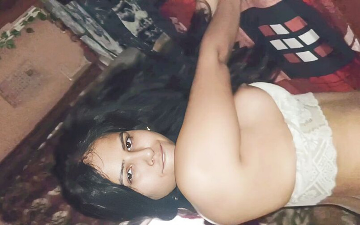 Hot Sis: Latika se fait prendre en levrette, demi-frère, grosse bite