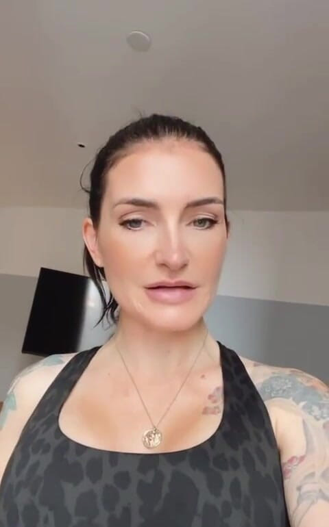 Adreena Winters: Nemohla jsem ti ulehčit, abys zacházila se svou královnou takhle...