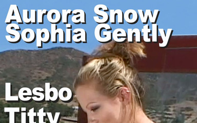 Edge Interactive Publishing: Aurora Snow और Sophia धीरे से लेस्बियन स्तनों का खेल