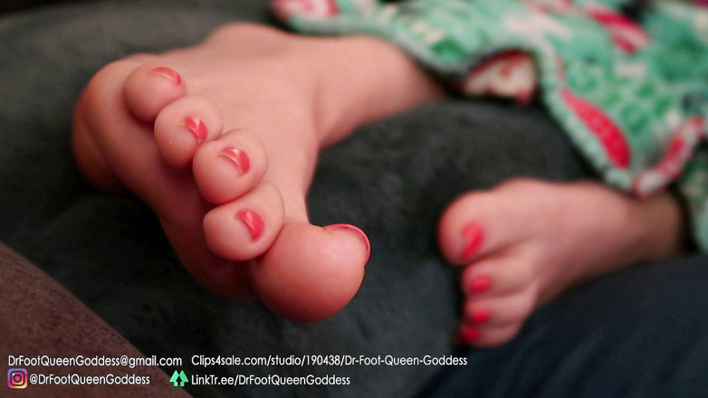 Dr. Foot Queen Goddess: Relaxační chodidla na gauči, část 3