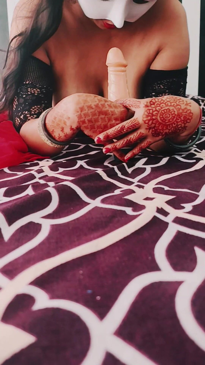 Hot_nishabhabhi: Bhabhi ist total in stimmung