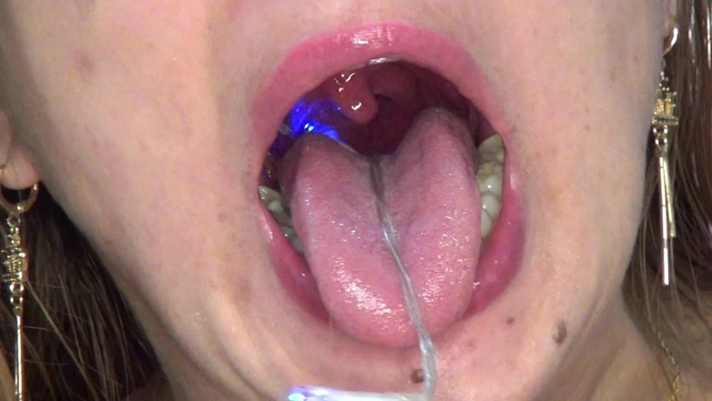 Angel eyes studio: Deep Throat Zu Einem Superlangen Streifen Blauer Lichter