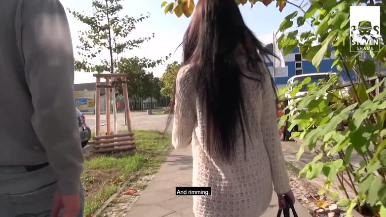 Sexy Buurvrouw: Skutečný domácí sex + venkovní trojka v Německu: Lullu Gun &amp; Jason...