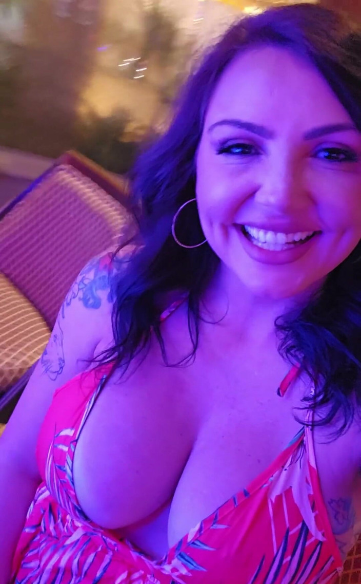 CoyWilder: Celý den jsem upravoval obsah z Vegas! Nemyslím si, že jsi...