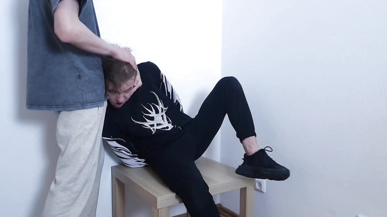 Ethan Lestray: Nejtvrdší sex, ponižující dominance, špičkové tvrdé šukání sladké twink