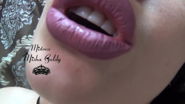 Goddess Misha Goldy: Sentir les lèvres et sucer les lèvres en se masturbant