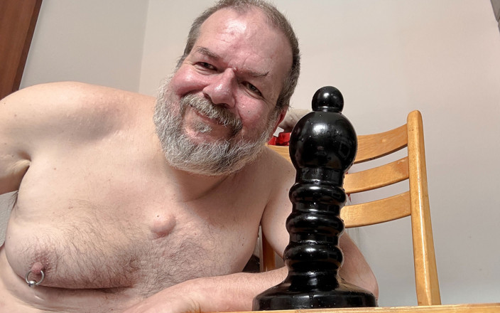 Qualzucht: Temu Dildo, wie tief kann ich ihn rein bekommen?