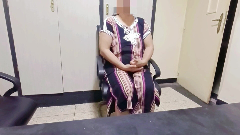 BBW LATINA: Une nouvelle employée à gros nichons reçoit une bonne baise d’initiation...