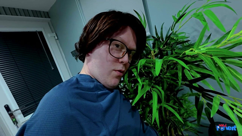 Nerd Pervert: ベラ・ノース - オタク2人方が1人よりマシです