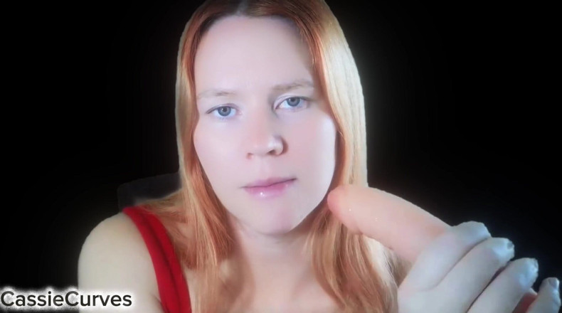 Cassie Curves: Usta twojej żony
