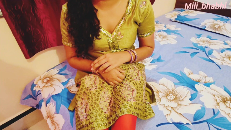 Mili bhabi: Dasi bella kamwali scopata dal suo padrone quando è sola a...