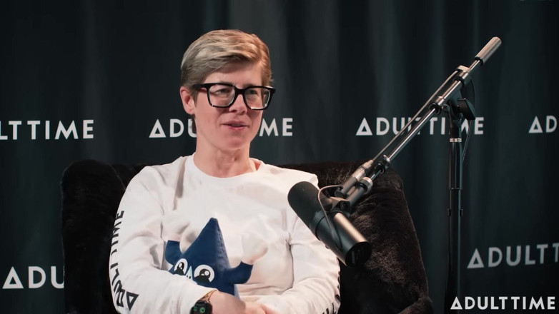 Adult Time Podcast: Hazel Moore : Mormon trempée, actrice porno, le parti est fini |...