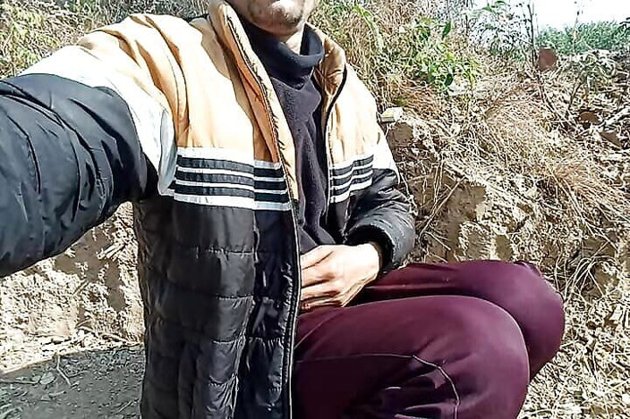 Thakursammy: Priyanka è andata al campo per masturbarsi