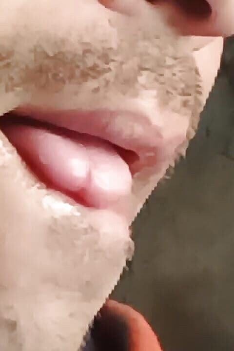 Thakursammy: laal seksi larki munh ke chhed men chudaee mahsoos kar...