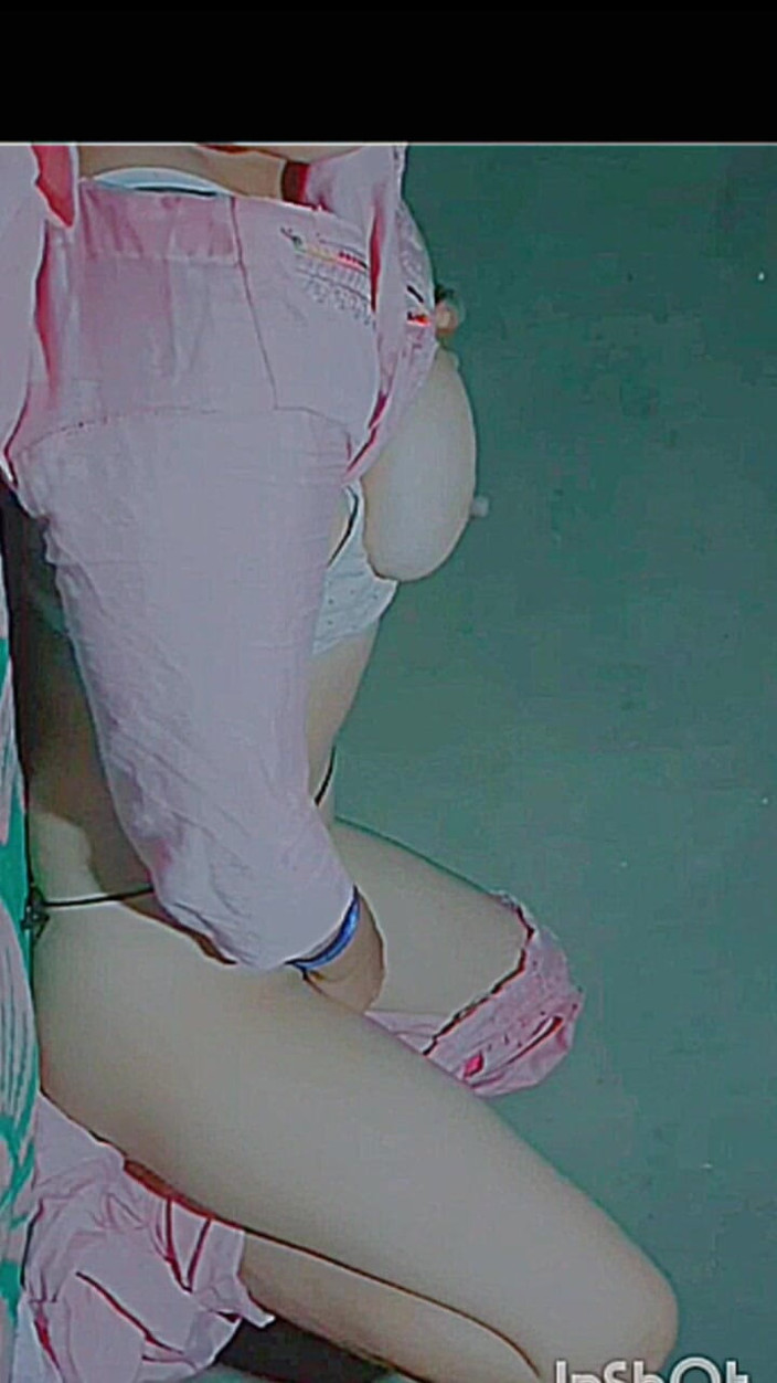 TricolorMusic3: Cette fille voit sa meilleure amie embrasser son amant devant...