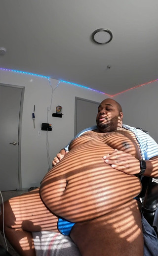 Blkhole420: Manhã meia e meia foda igual a barriga maior e...