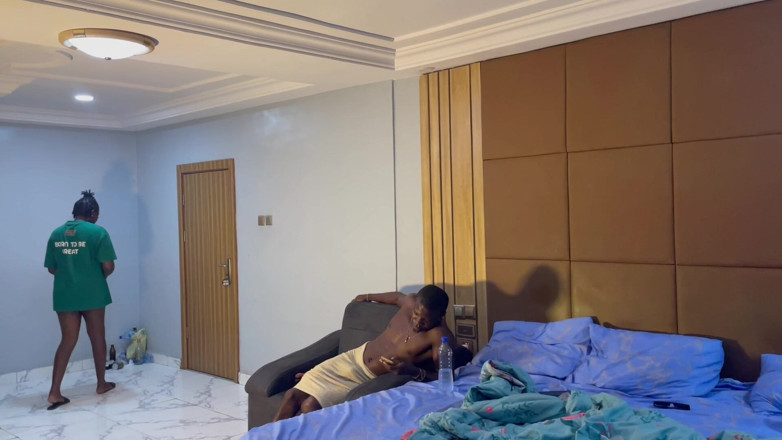 Sex naija 1: Моя чистильщица сказала использовать меня с большой задницей
