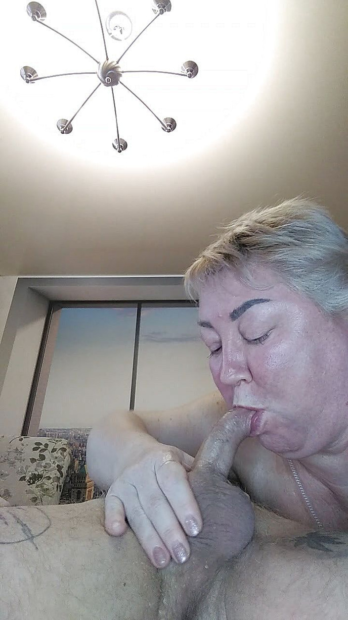 Zona901: Sabbery-blowjob mit einem halsfick von schwiegermutter
