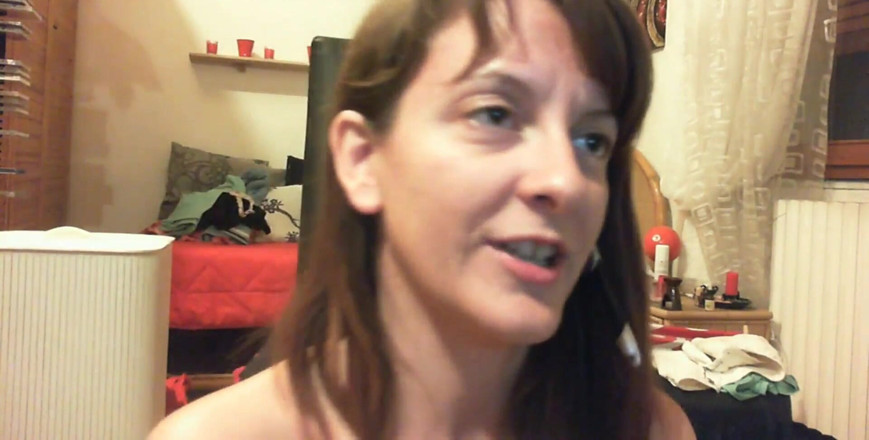 Nicoletta Embassi: Ouvre son cul près de ton nez - tu veux mettre...