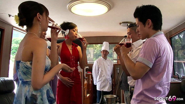 Asian porn collection: Festa di scambisti giapponesi senza censure con milf arrapate