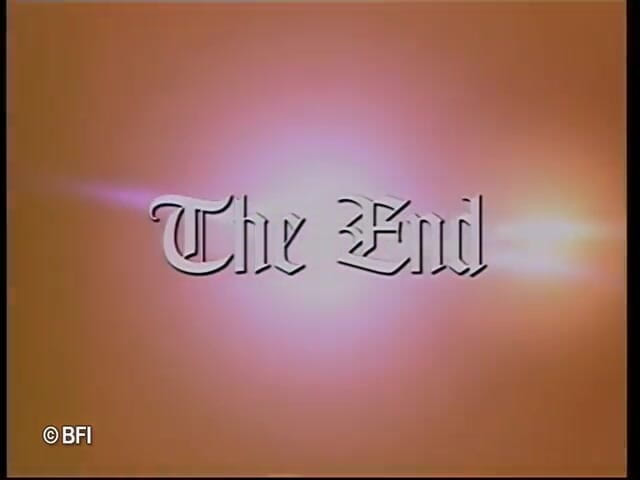 Battle of the asses and pussies: Des grosses putes avec des méga melons se font baiser...
