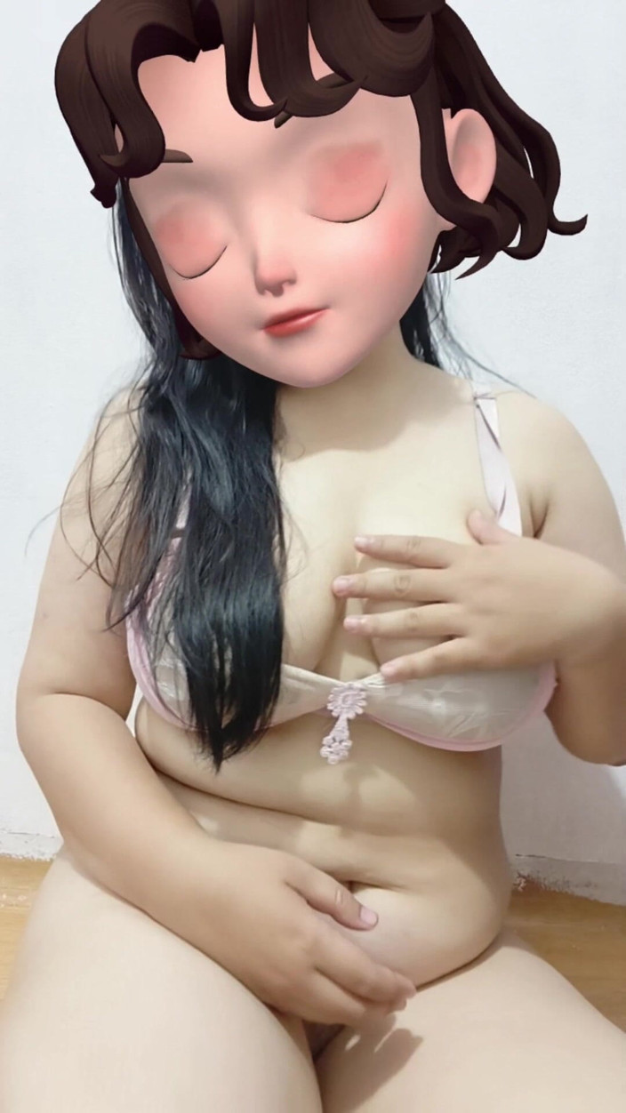worldjeri69: Une belle femme à gros nichons se masturbe en solo