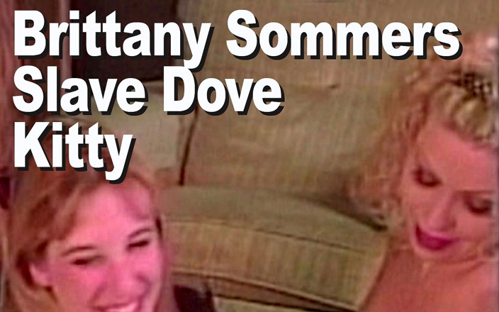 Edge Interactive Publishing: Brittany Sommers और गुलाम कबूतर और Kitty Lele: GGG गुलाबी चाटने वाले खिलौने