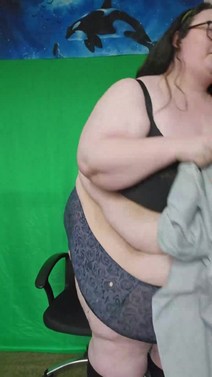 SSBBWLadyBrads: Zkoušení oblečení tlusté ssbbw bohyně