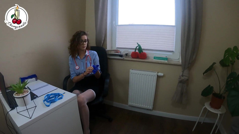 Cherrycandle: Je suis allé donner mon sperme et l’infirmière m’a aidé