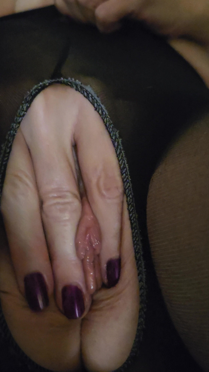 Goode Girl: O fată bună suge pula soțului și se masturbează