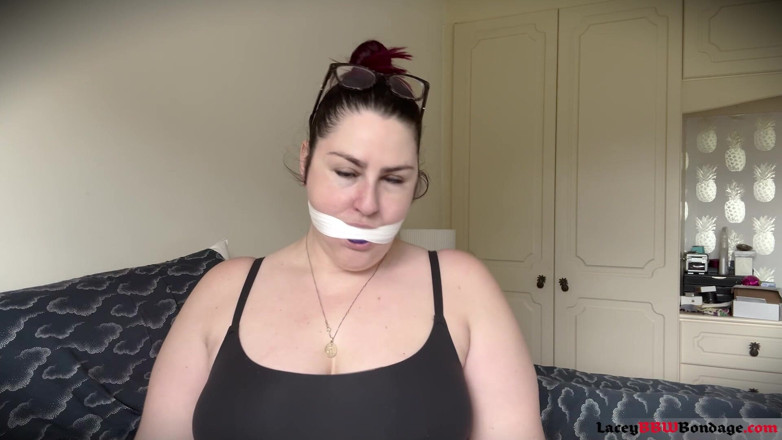 Lacey BBW Bondage: Lacey - diversión de mordaza y orgasmos después del gimnasio - parte 1