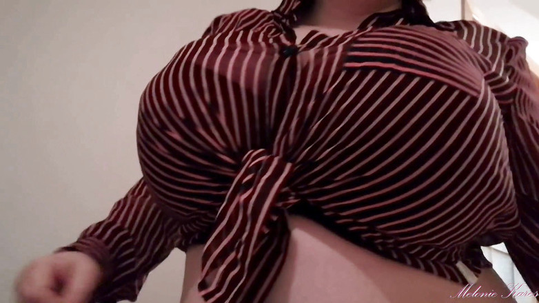 Melonie Kares: 黒ブラウス大きなおっぱいバウンスPOV
