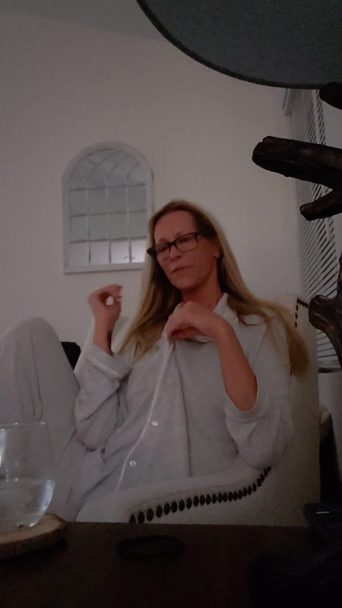 JessRyan: Dokucza mojemu fanklubowi! MILF kamkurwa Jess Ryan