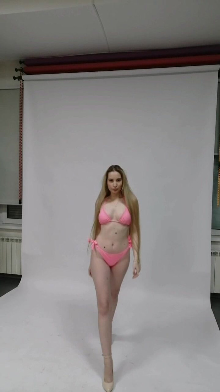 ElzaKom: Sexy Elza Kom