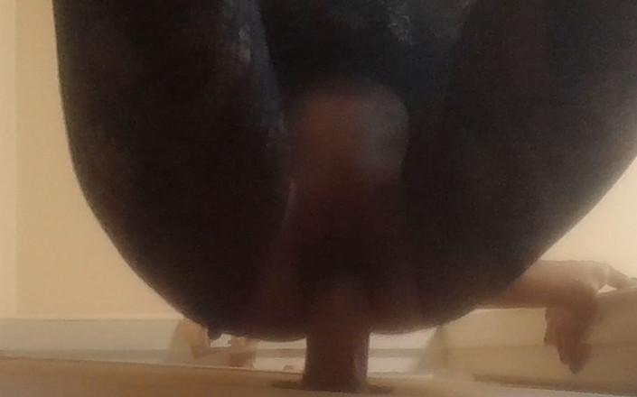 LauraOnHeels: Indossa tacchi alti e vestito da gatta e prendo un...