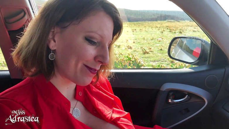 Miss Adrastea: Meu motorista pessoal na gaiola da castidade!