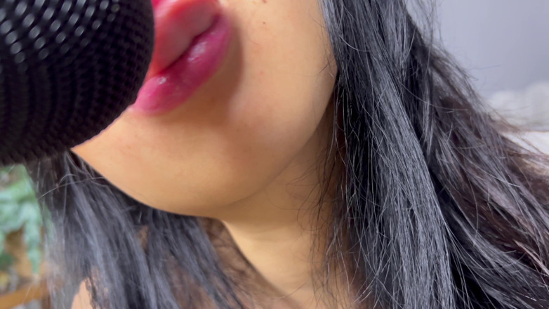Asmr_mouth: Şehvetli yeti mic yalıyor