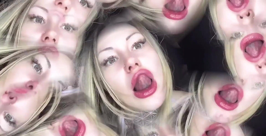 Goddess Misha Goldy: मेरे होठों की भूख के लिए दैनिक फिक्स!