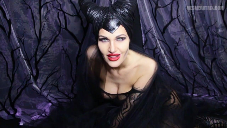 Lady Mesmeratrix Official: In to maleficenteyes...
