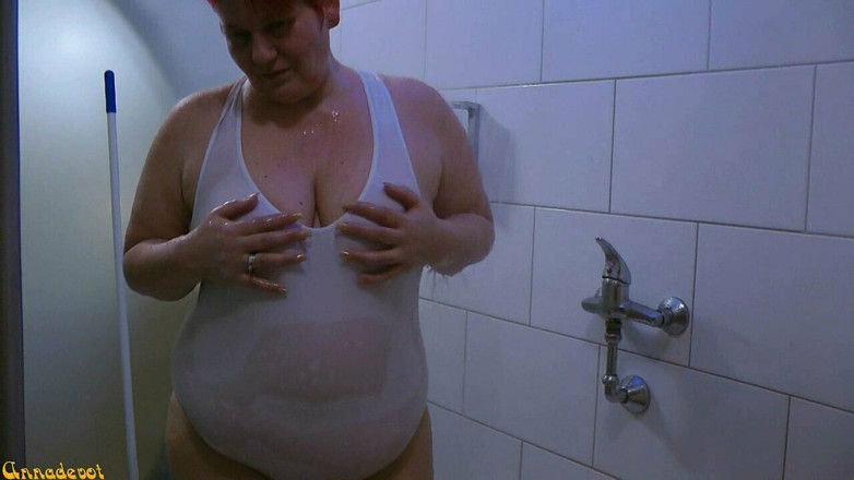 Anna Devot: Annadevot - maillot de bain transparent sous la douche